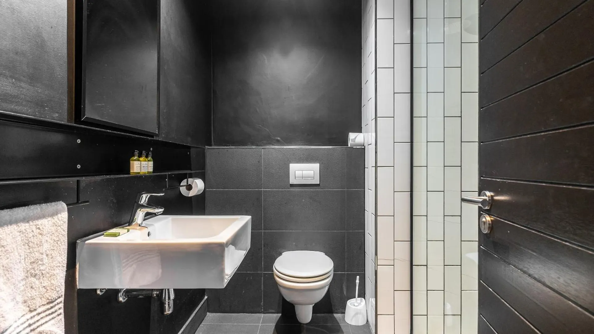 426 Wex1 By Perch Stays Cape Town 0*,  South Africa